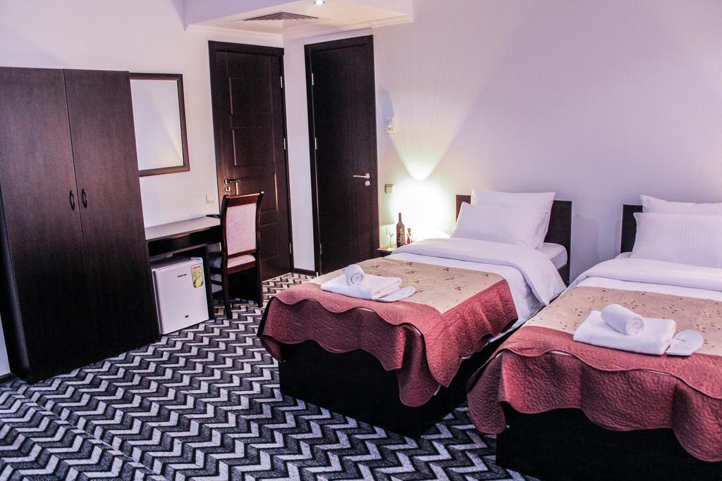 Hotel Royal Georgia Tiflis Habitación foto