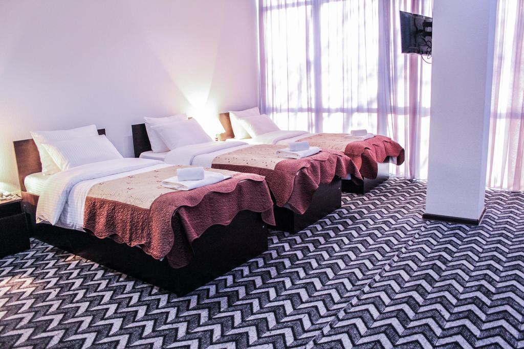 Hotel Royal Georgia Tiflis Habitación foto